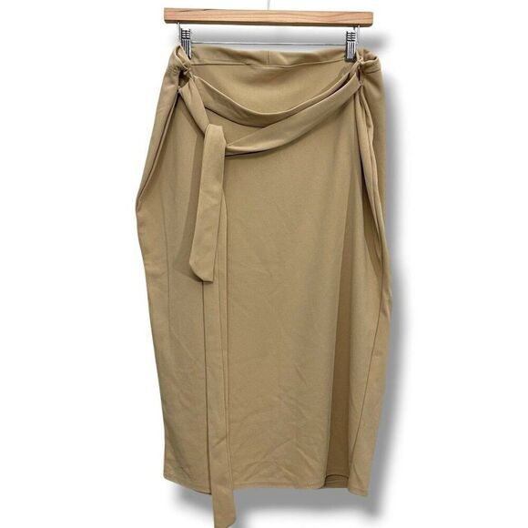 Boohoo Dresses & Skirts - Boohoo Loose Drapy Skirt